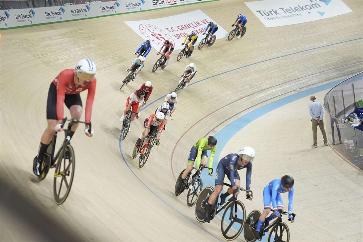 Konya Olimpik Veledromu’nda üçüncü gün yarışları başladı 2